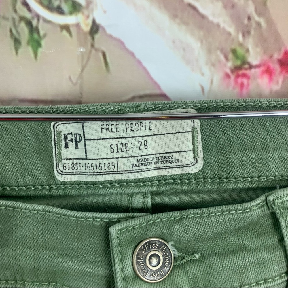 NEW Free People Green Distressed Jeans - Picture 8 of 8